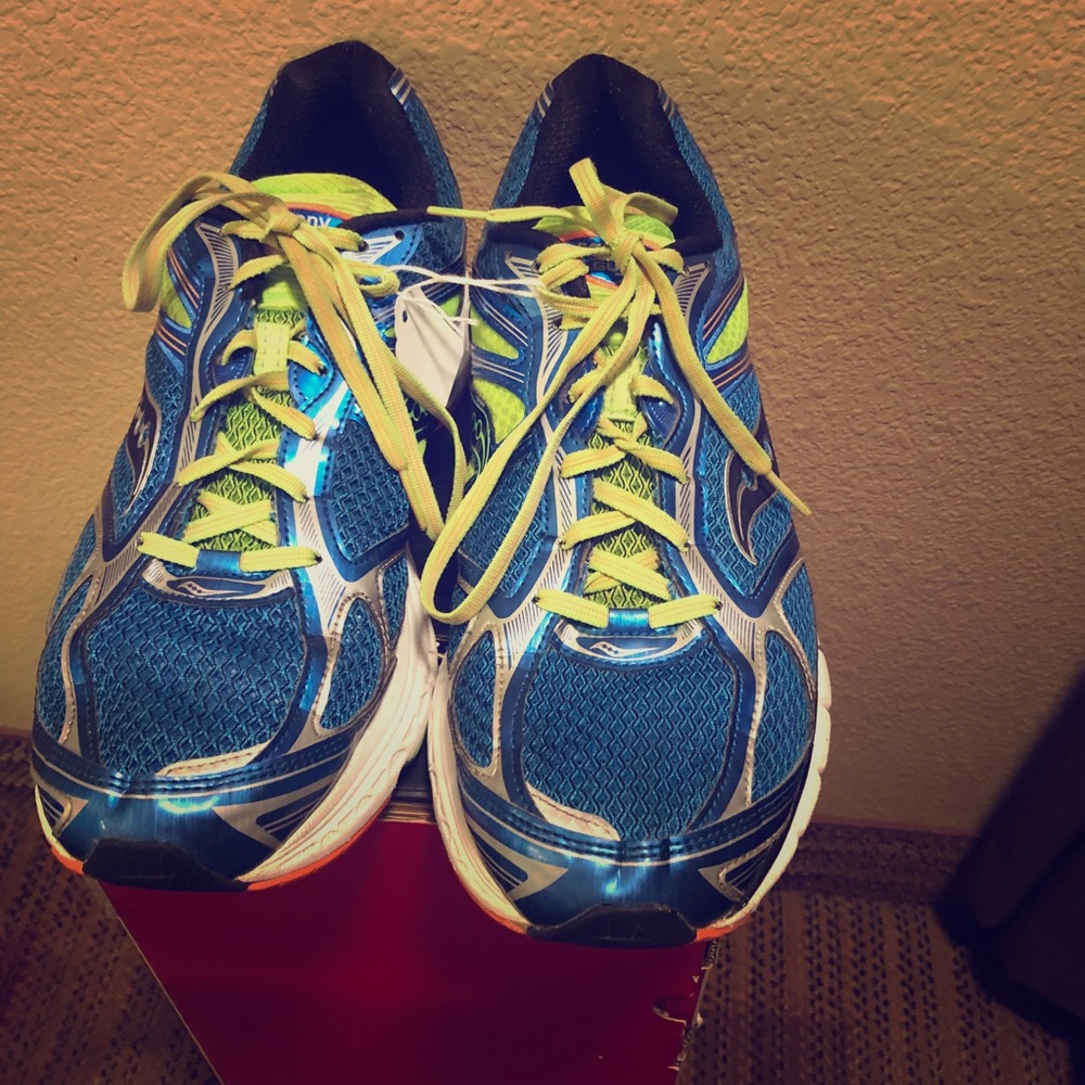 Men’s Blue Saucony Guide 7 Running Shoes Size 14